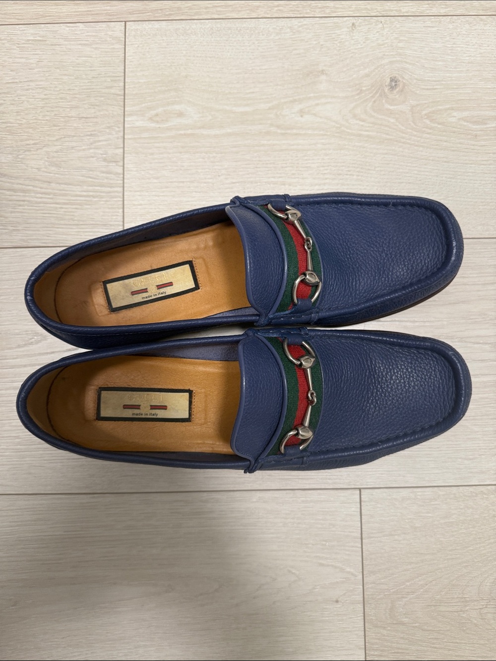 Men's Gucci Navy slip on leather Loafers. Classic Horsebit. Size 10 - Picture 3 of 6